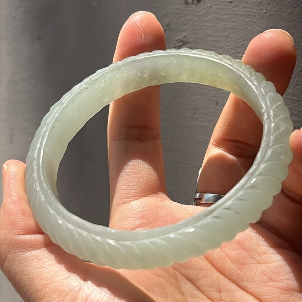 Elegant Green Jade carved Bangle Bracelet